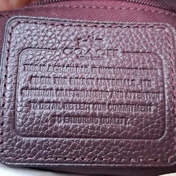 NEW COACH EDIE 31 Turnlock Burgundy, Oxblood Pebble Leather Shoulder - Picture 15 of 16